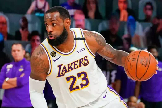 LeBron James renova com os Lakers e se torna o atleta mais bem pago da história da NBA