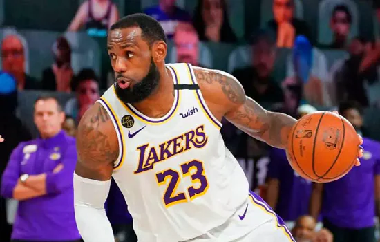 LeBron James renova com os Lakers e se torna o atleta mais bem pago da história da NBA