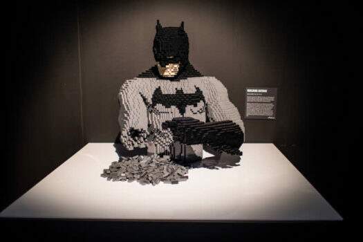 THE ART OF THE BRICK®: DC SUPER HEROES