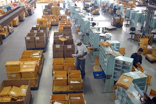 Correios vão leiloar 175 mil bens não entregues aos destinatários