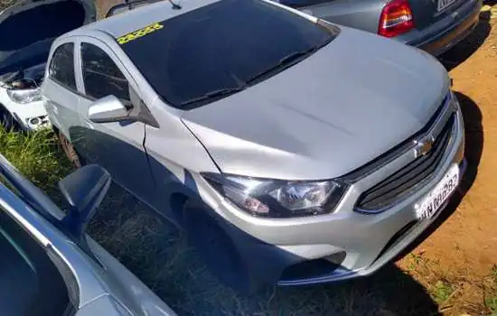 Leilão do Detran.SP em Guarulhos tem Chevrolet Onix com lance inicial de R$ 20 mil