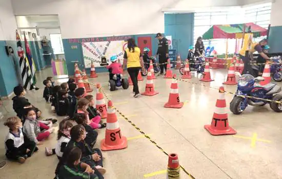 CIMOB chega aos alunos de escola no Jardim Caçula