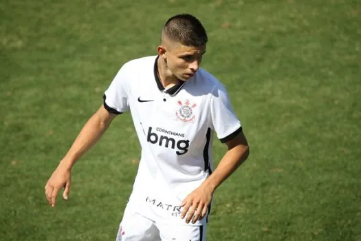 Corinthians renova contrato com Leo Mana, futuro substituto de Fagner, até 2026_x000D_