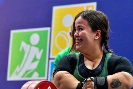 ‘O esporte mudou totalmente a minha vida’, diz campeã paralímpica no halterofilismo