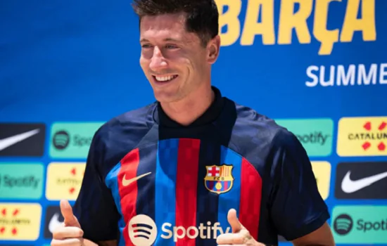 Lewandowski é apresentado pelo Barcelona: “Estou com fome de gols e de sucesso”