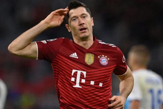 Lewandowski é eleito como melhor jogador do mundo pela Fifa