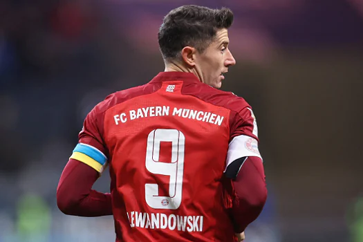 Bayern de Munique confirma acordo verbal com Barcelona para venda de Lewandowski