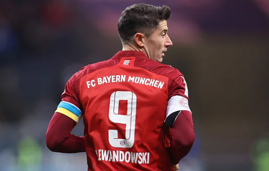 Bayern de Munique confirma acordo verbal com Barcelona para venda de Lewandowski