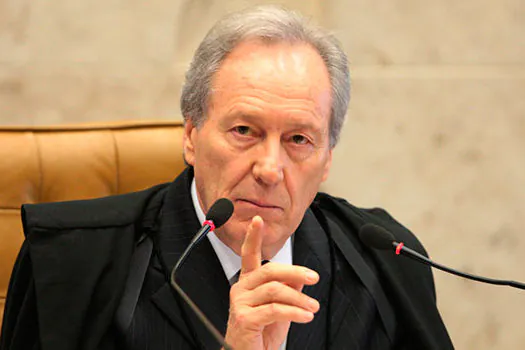 _x000D_Lewandowski intima Pazuello a informar, em 5 dias, sobre insumos para vacinação_x000D_