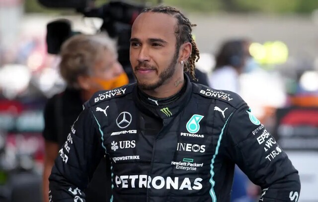 Chefe da Mercedes rejeita rumores sobre saída de Hamilton rumo à Ferrari