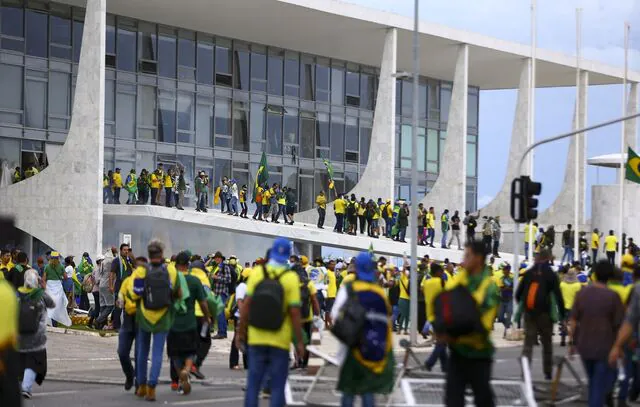 STF concede liberdade provisória a 40 pessoas presas após atos de 8 de janeiro