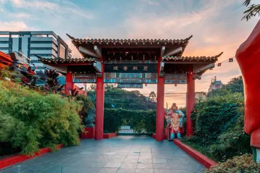 Tour destaca presença chinesa no bairro da Liberdade, em São Paulo