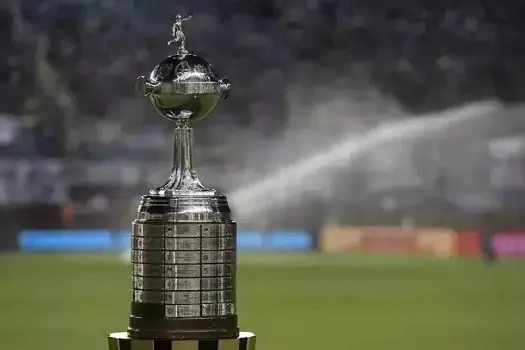 Organizadas de Palmeiras e Fla repudiam preços ingressos de final da Libertadores