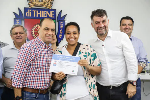 São Caetano entrega licenças para o comércio ambulante