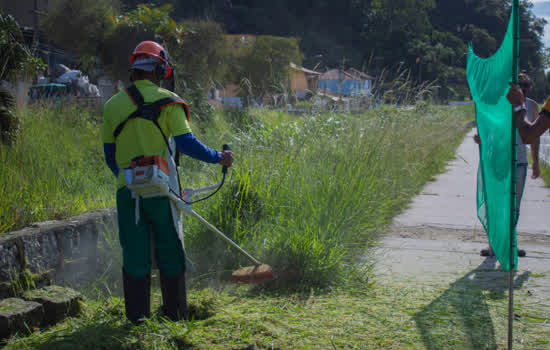 Ribeirão Pires faz capinação em diferentes pontos da cidade