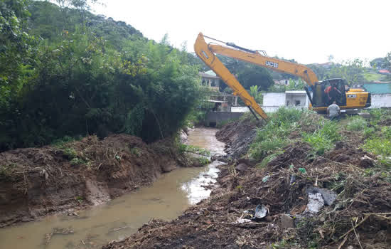 Ribeirão Pires intensifica serviços de limpeza e desassoreamento