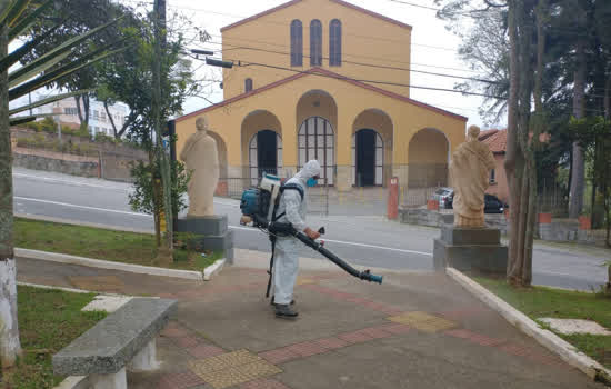 Ribeirão Pires dá continuidade na limpeza desinfetante