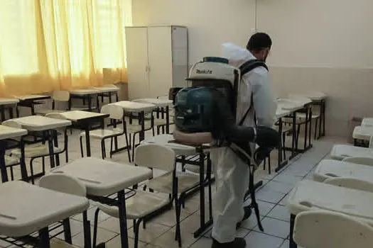 Escolas Municipais de Ribeirão Pires recebem limpeza desinfetante