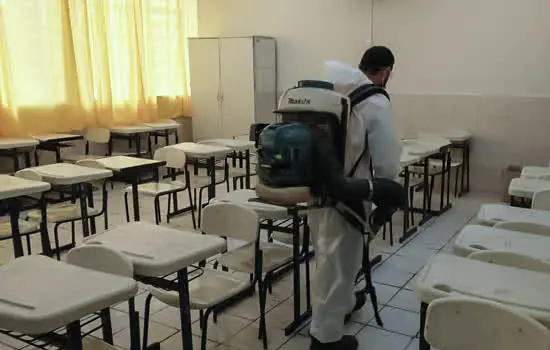 Escolas Municipais de Ribeirão Pires recebem limpeza desinfetante