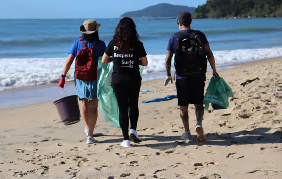 Voluntários são convidados para participar de limpeza na orla da Praia Brava neste sábado