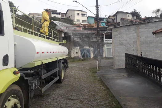 Ribeirão Pires dá sequência à limpeza desinfetantes nos bairros