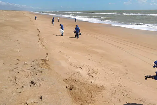 Óleo atinge região da Reserva Biológica de Comboios, no Espírito Santo