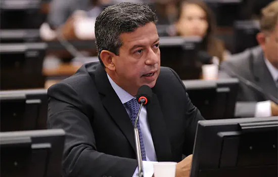 Deputados veem ‘rachadinha’ de Arthur Lira como empecilho para candidatura na Câmara