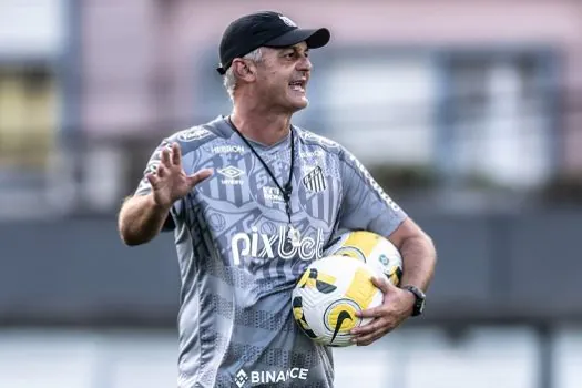 A pedido de Lisca, Santos faz treinamento na Vila Belmiro visando o Fluminense