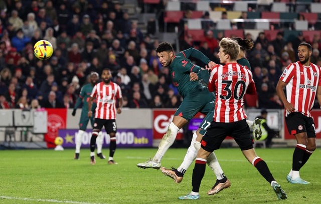 Liverpool leva 3 no Brentford e segue em 6º no Campeonato Inglês