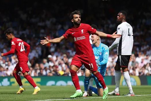 Sem brilho de brasileiros, Liverpool tropeça em sua estreia no Campeonato Inglês