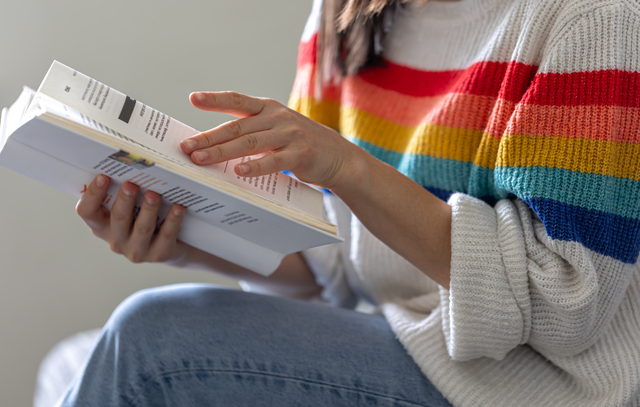 Celebre o mês do orgulho com oito livros LGBTQIAP+