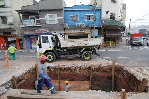 Ribeirão Pires inicia instalação de lixeiras subterrâneas na região central
