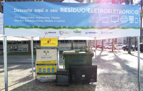 Semasa realiza nova ação para receber lixo eletrônico em Santo André