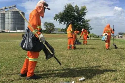 Concessionárias recolhem mais 2,5 mil toneladas de lixo das rodovias todos os meses