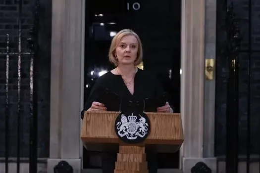 Reino Unido: Liz Truss pede desculpas, mas rejeita renunciar