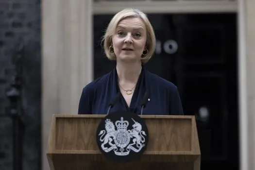 No Reino Unido, Liz Truss confirma renúncia ao cargo de primeira-ministra