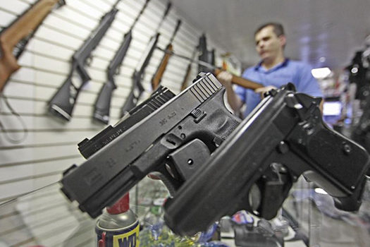 Interesse por armas cresce, mas preço assusta