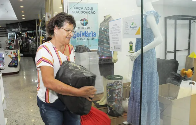 Santo André arrecada 12 mil itens para vítimas de temporal no litoral norte