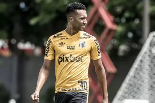 Lucas Braga diz que Santos tem ‘obrigação’ de buscar títulos para honrar Pelé