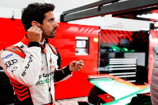 Fórmula E: Di Grassi salva ponto em corrida caótica em Valência