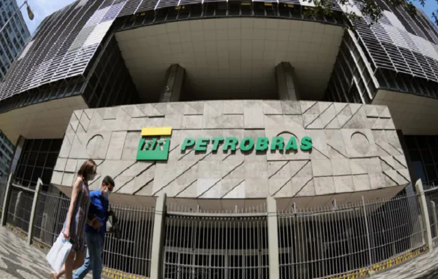 Petrobras tem lucro de R$ 38