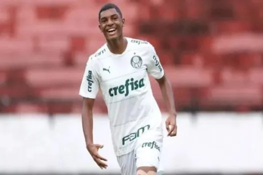 Adotado por veteranos, Luis Guilherme já desponta como promessa no Palmeiras