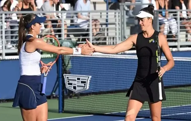 Luisa Stefani sofre com irregularidade e é eliminada do US Open por campeãs de 2020