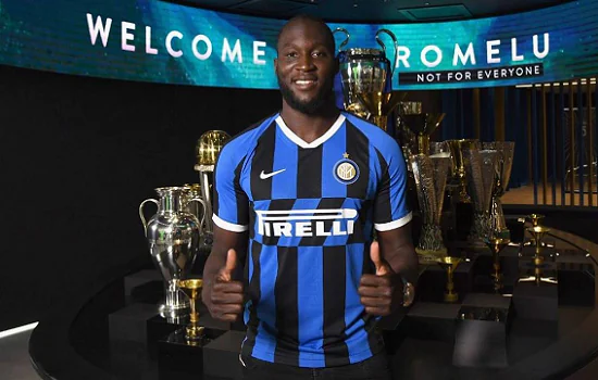 Inter de Milão oficializa a volta do atacante Lukaku: “Estou muito feliz aqui”