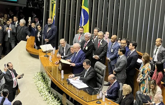 Lula revoga decreto de Mourão que retiraria R$ 5