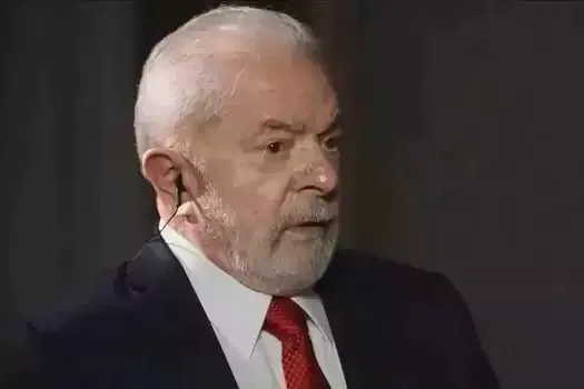 Lula volta a criticar privatizações: “Guedes está tentando vender até os tapetes”