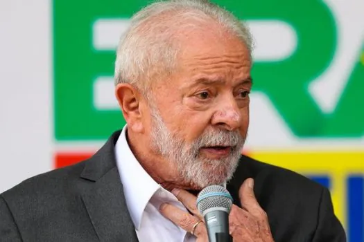 Lula afirma que fará no sábado uma ‘revisão da garganta’