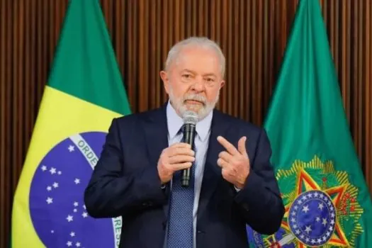 Lula agora admite concorrer à reeleição em 2026