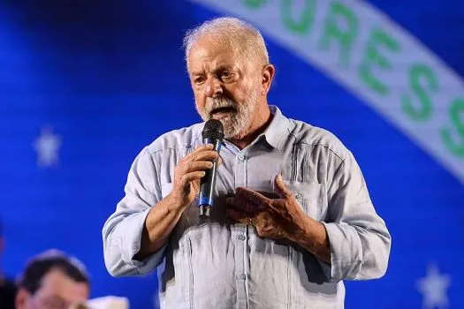 “Sei que tem algo podre”, diz Lula sobre compra de imóveis da família Bolsonaro