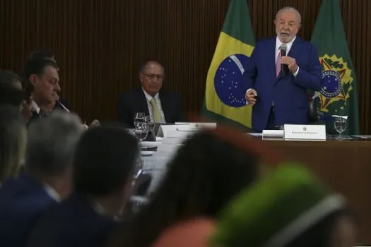 Lula defende crescimento com responsabilidade e seguridade social